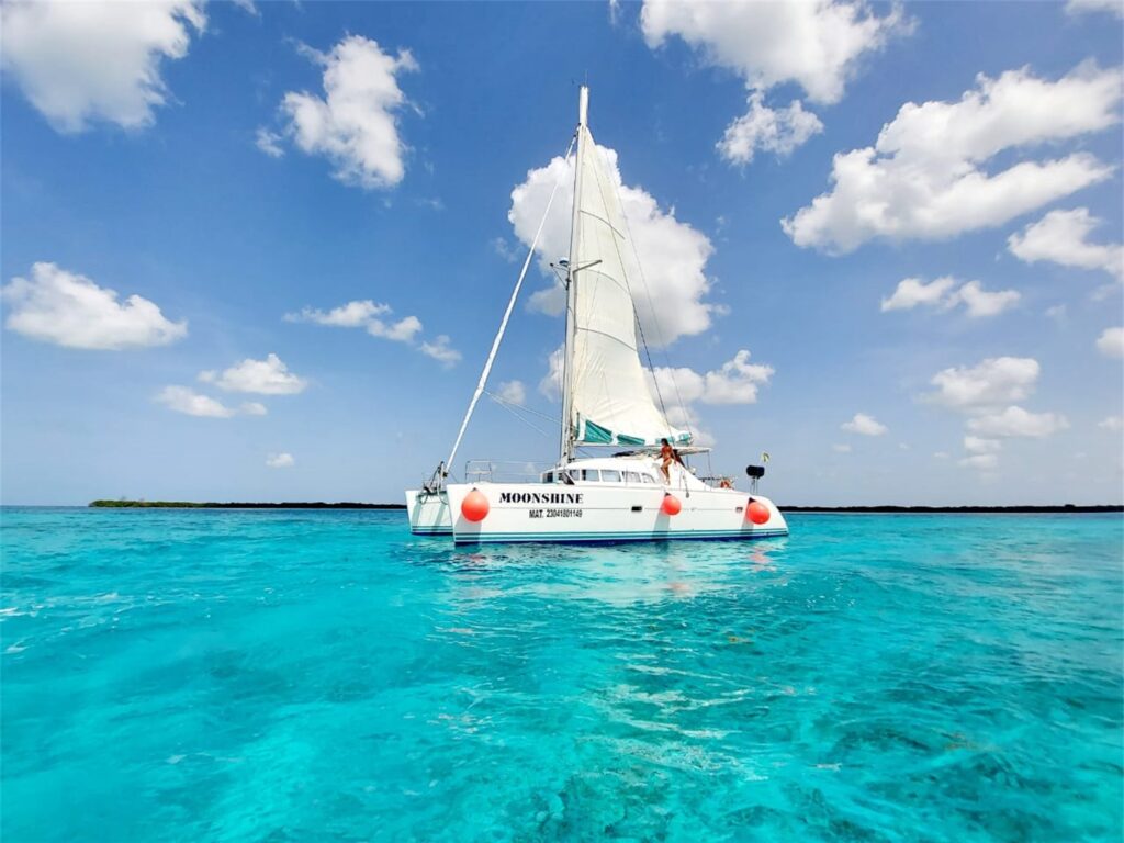 catamaran for tour